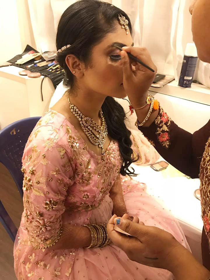 SENSI GLOW MAKEOVER STUDIO